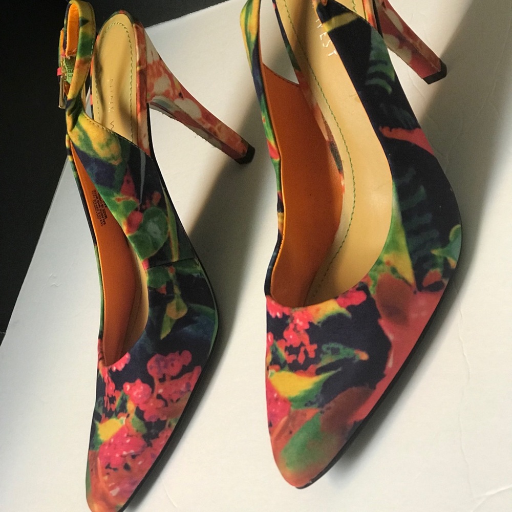 Open sling back multicolor 4inch heels never worn.